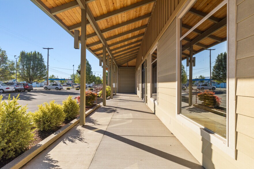 More Photos Of 422 S 5th St, Klamath Falls Office For Sale