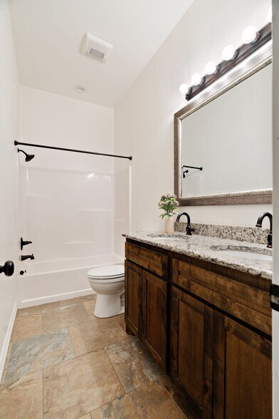 More Photos Of 821 County Road 43830, Paris Multifamily For Sale