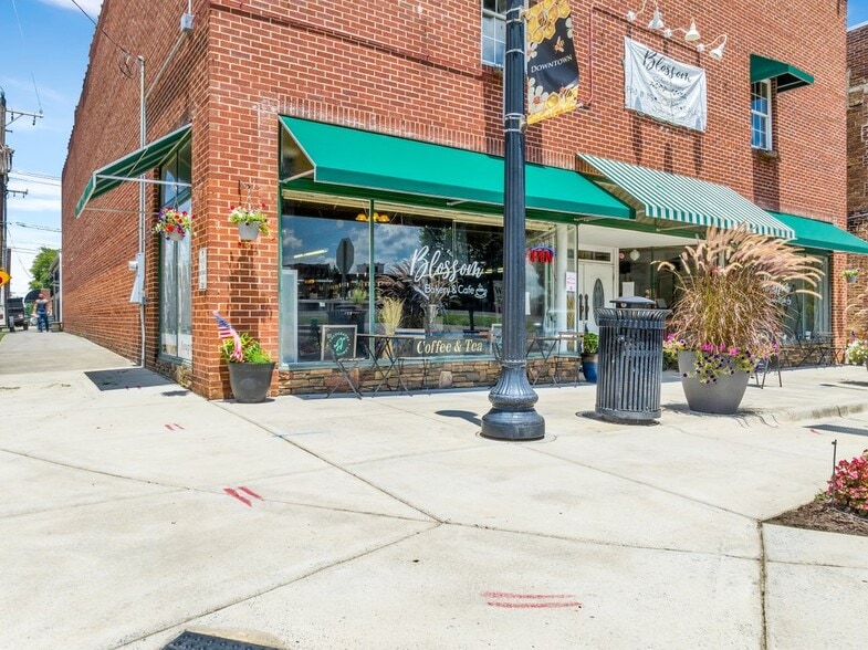 More Photos Of 101 E Virginia Ave, Bessemer City Storefront Retail Residential For Lease