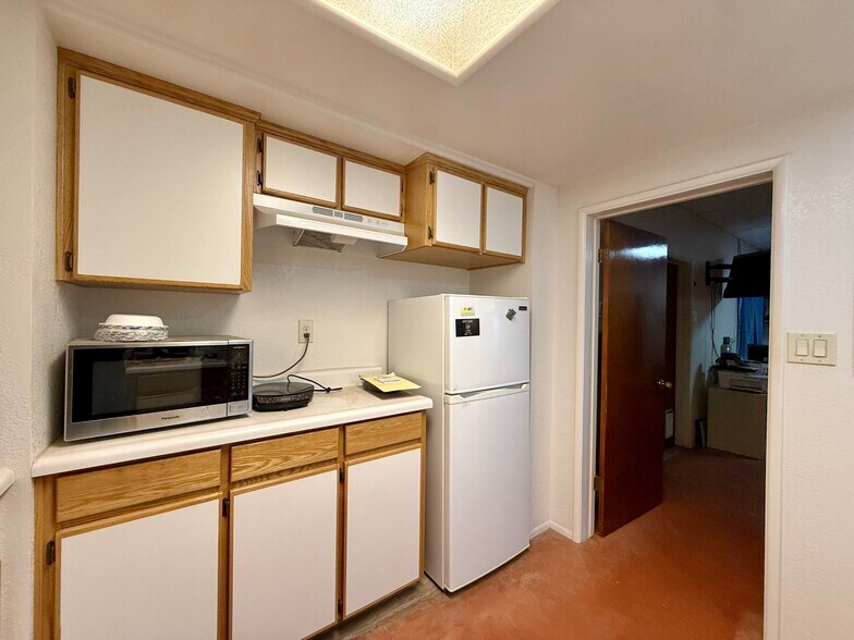 More Photos Of 4744 W US Highway 70, Thatcher Specialty For Sale