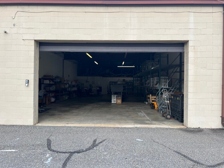 More Photos Of 7421-7441 Whitepine Rd, North Chesterfield Light Distribution For Lease