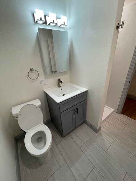 More Photos Of 1403-1413 Encinal Ave, Alameda Storefront Retail Residential For Sale