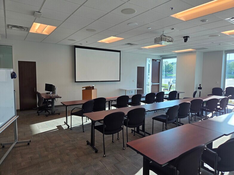 More Photos Of 4609 Regent Blvd, Irving Loft Creative Space For Lease