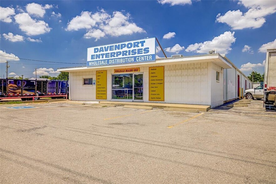 More Photos Of 4625 NW 10th St, Oklahoma City Distribution For Sale