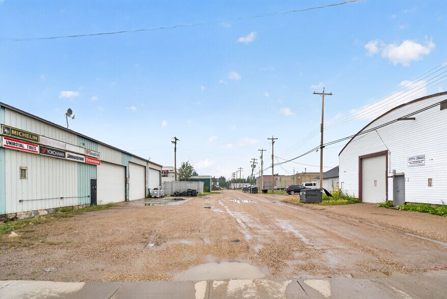 More Photos Of 5018 52 Ave, Tofield Warehouse For Sale