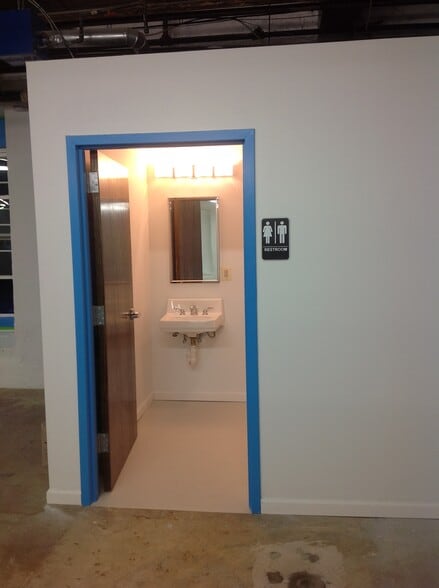 More Photos Of 1750 Union Ave, Baltimore Light Manufacturing For Lease