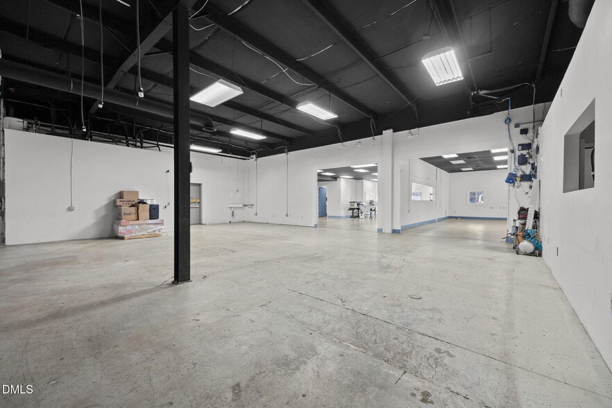 More Photos Of 1665 N Market Dr, Raleigh Light Manufacturing For Lease