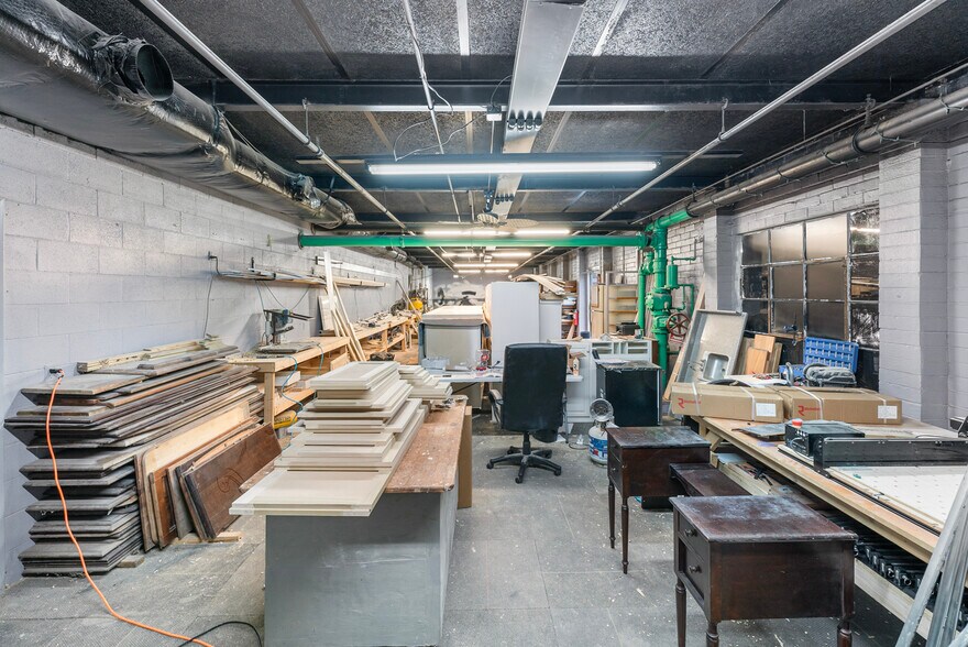 More Photos Of 580 Sw Broad St, Jesup Light Manufacturing For Sale