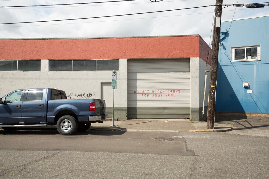 More Photos Of 2200 N Interstate Ave, Portland Warehouse For Lease