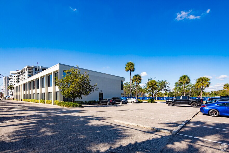 More Photos Of 5440 Mariner St, Tampa Office For Lease