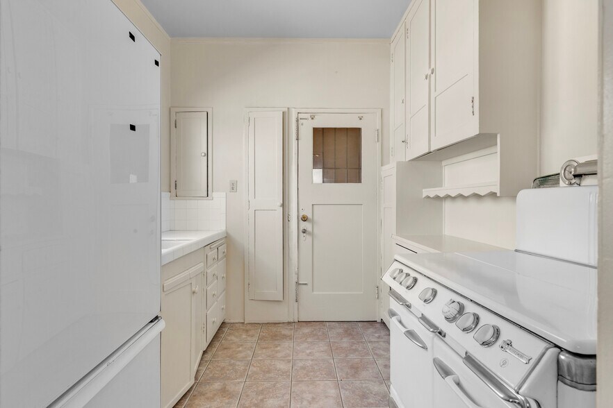 More Photos Of 4261 Leimert Blvd, Los Angeles Apartments For Sale