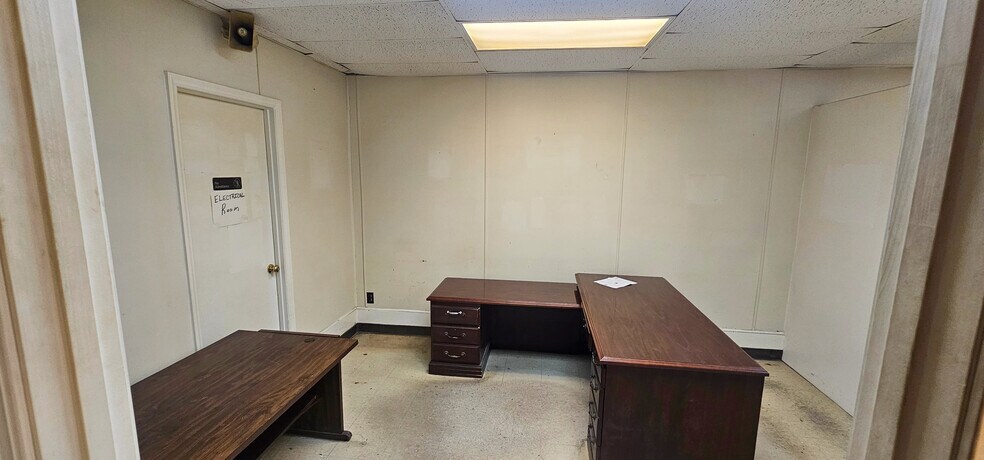 More Photos Of 6 N Roosevelt St, York Restaurant For Sale
