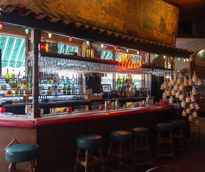 More Photos Of 3655 Cahuenga Blvd W, Los Angeles Restaurant For Sale