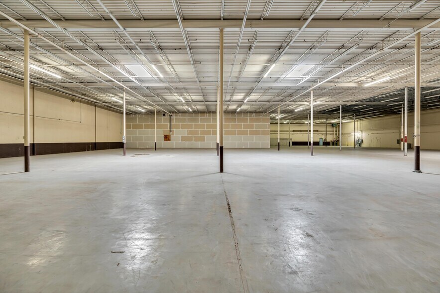 More Photos Of 701 W Loop 340, Waco Self Storage For Lease
