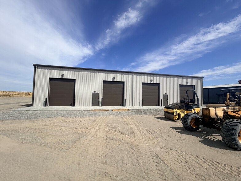 More Photos Of 2605 Robertson Dr, Richland Warehouse For Lease