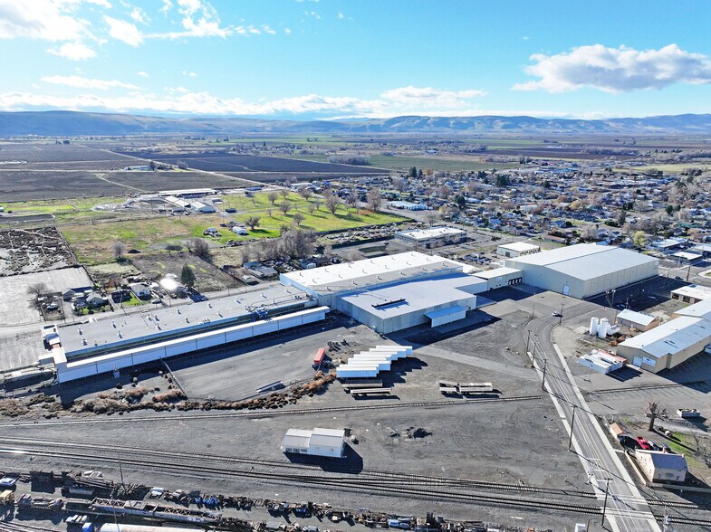 More Photos Of 45 E 3rd Ave, Toppenish Manufacturing For Sale