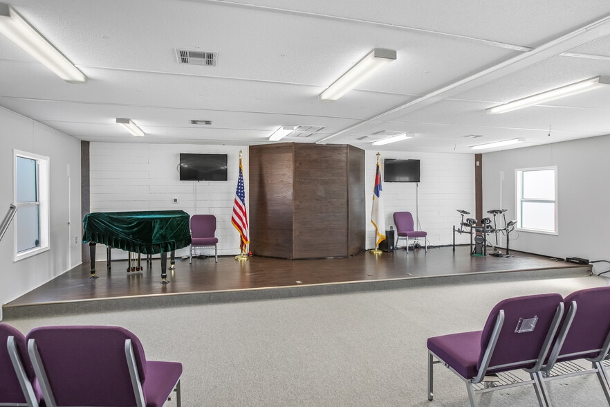 More Photos Of 1255 Mountainview Rd, King Religious Facility For Sale