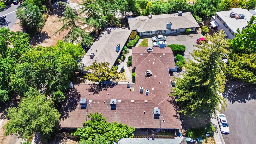 More Photos Of 2316 Villanova Cir, Sacramento Apartments For Sale