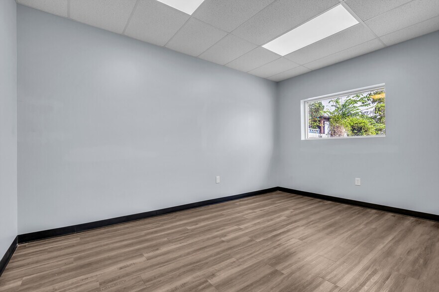 More Photos Of 6456 Cunningham Rd, Houston Industrial For Lease