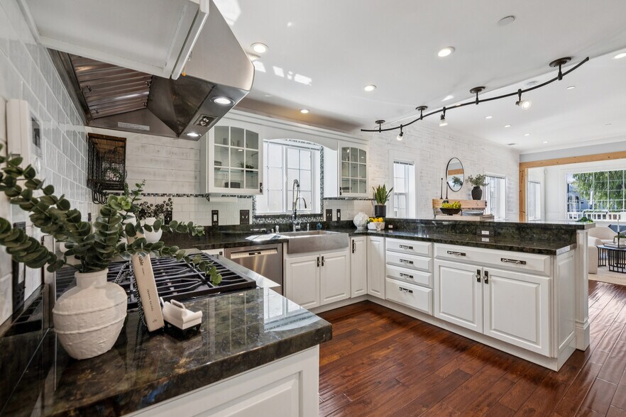 More Photos Of 917 Howard Ave, Burlingame Office Residential For Sale