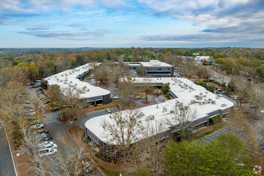 More Photos Of 7840 Roswell Rd, Sandy Springs Unknown For Lease