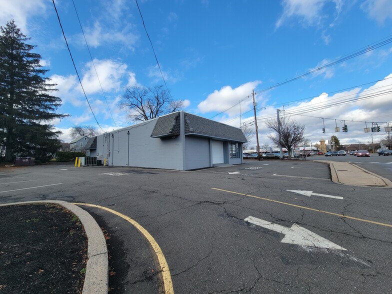 More Photos Of 81 East Route 59, Nanuet Freestanding For Lease