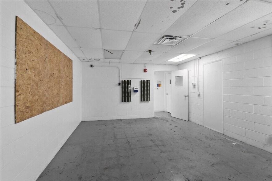 More Photos Of 148 Beverly Rancocas Dr, Willingboro Warehouse For Lease