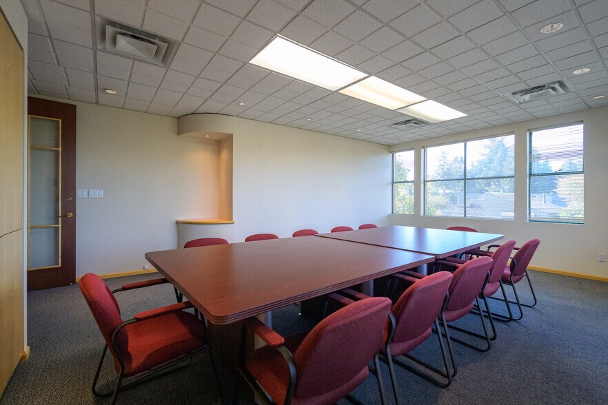 More Photos Of 1530 56th St, Delta Office For Lease