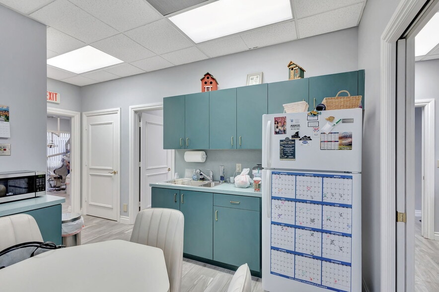 More Photos Of 5608 PGA Blvd, Palm Beach Gardens Medical For Lease