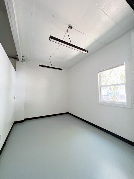 More Photos Of 327 14th Ave S, Saint Petersburg Loft Creative Space For Lease