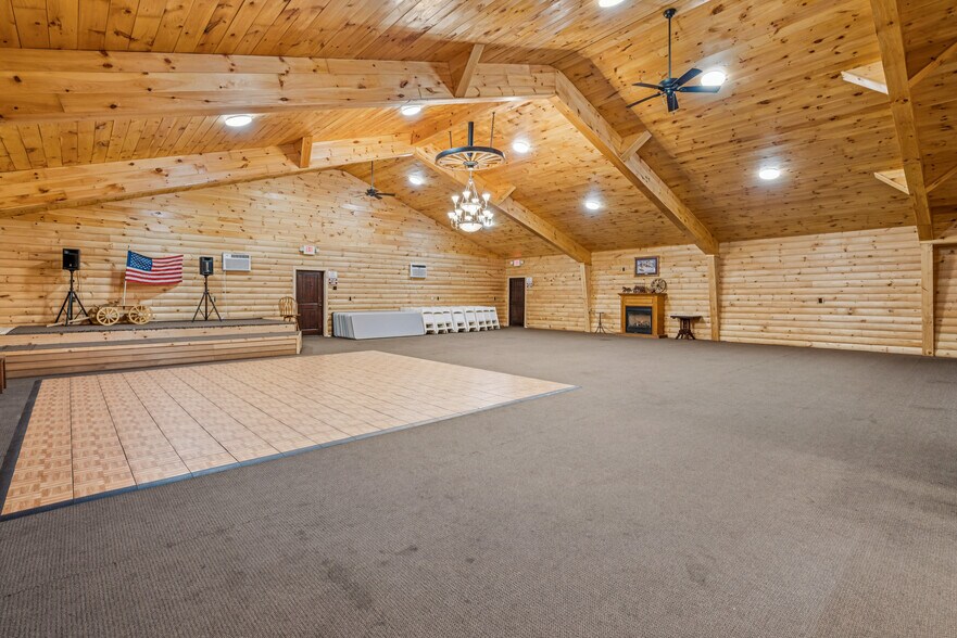 More Photos Of 1 Maple ave, Chelsea Restaurant For Sale