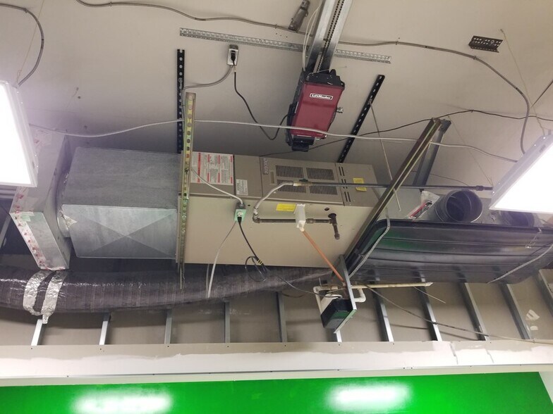 More Photos Of 914 Lackawanna, Horseheads Warehouse For Sale