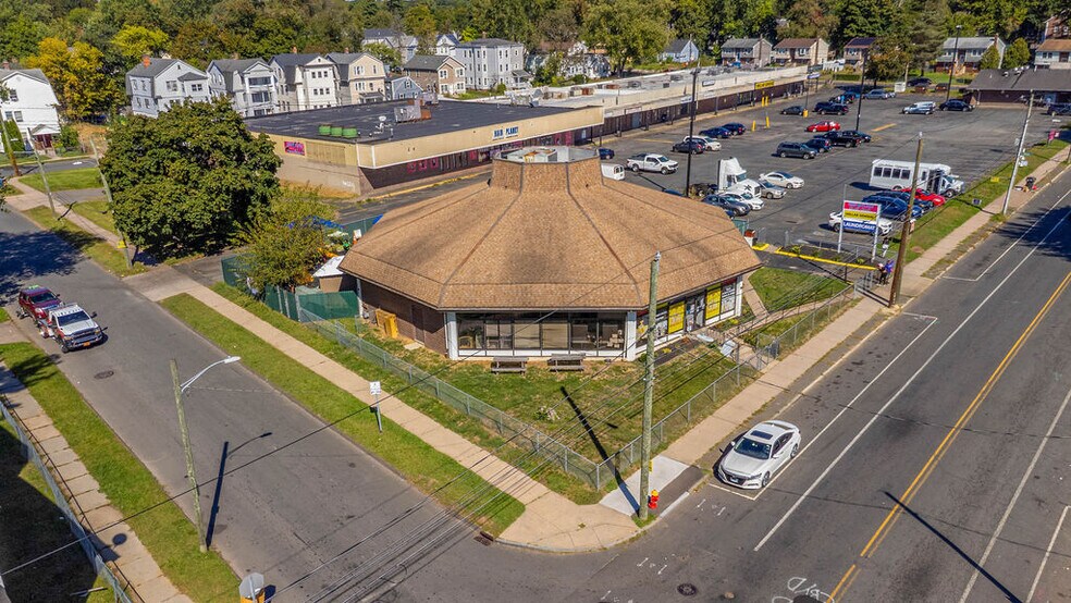 More Photos Of , Hartford General Retail For Sale