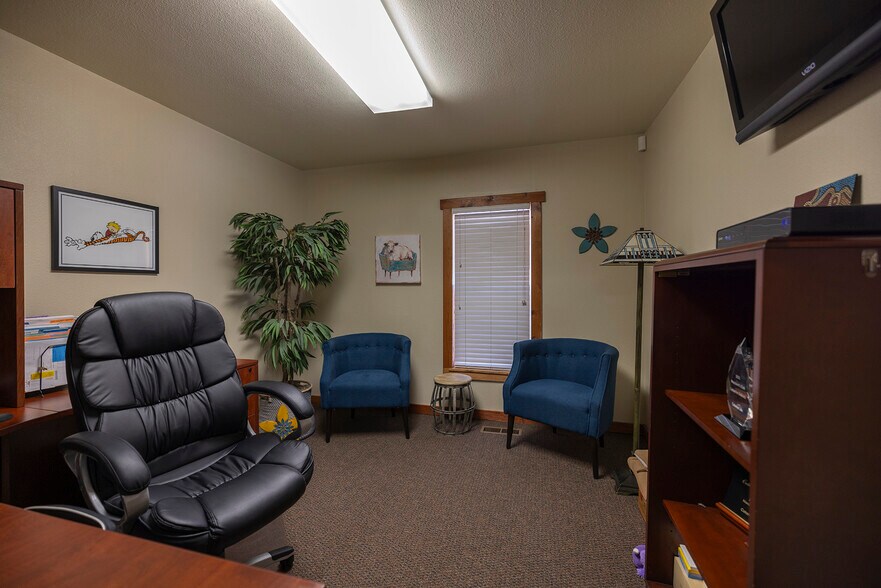 More Photos Of 509 S 4th Ave, Brighton Office For Sale