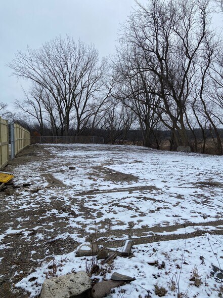 More Photos Of 28039 W Commercial Ave, Lake Barrington Industrial For Lease