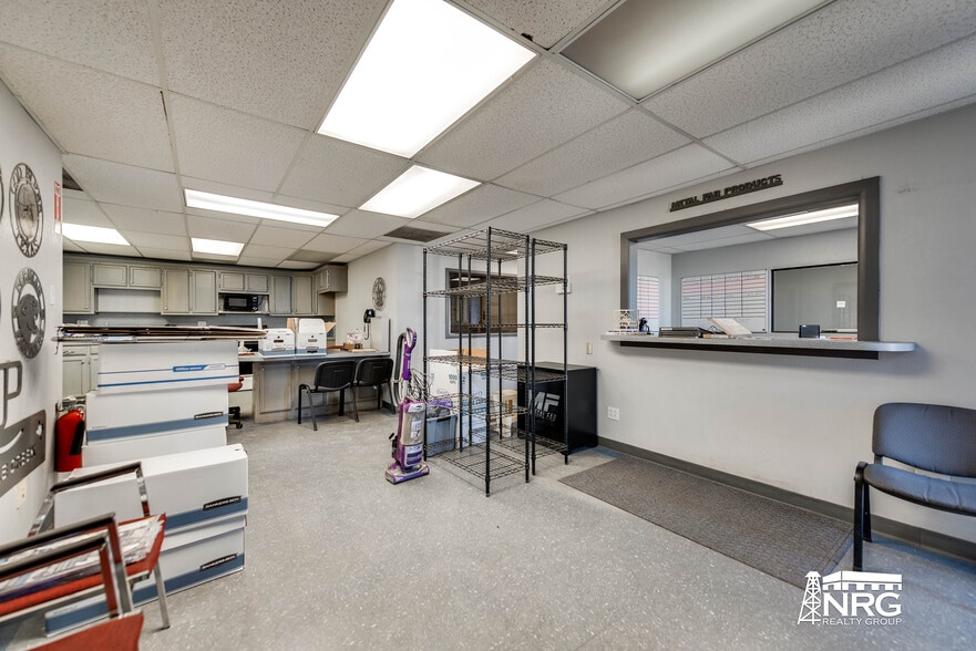 More Photos Of 715 W 81st St, Odessa Warehouse For Sale