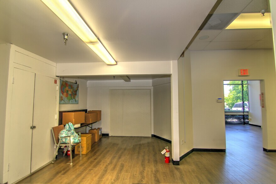 More Photos Of 4125 Market St, Ventura Light Manufacturing For Sale