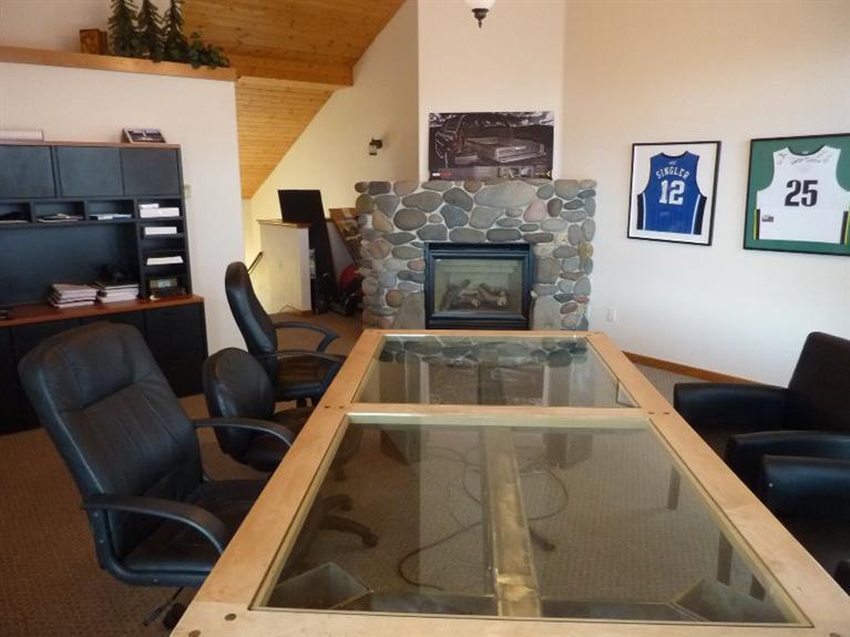 More Photos Of 3882 Crater Lake Ave, Medford Office For Sale