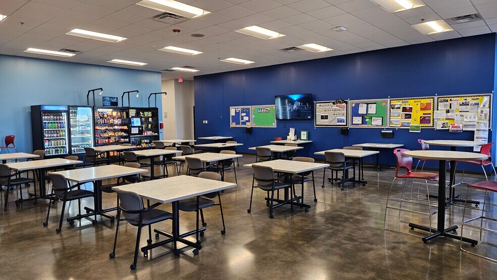 More Photos Of 1010 Brewbaker Dr, Saint Elmo Distribution For Lease