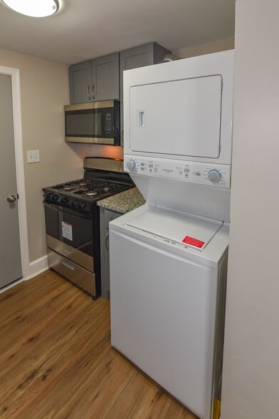 More Photos Of 15 Sollers Point Rd, Dundalk Multifamily For Sale
