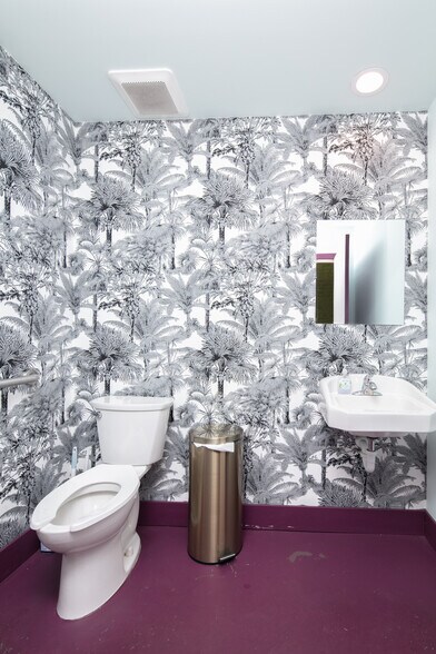 More Photos Of 169-171 N Limestone, Lexington Loft Creative Space For Sale