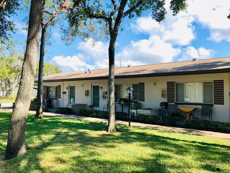 More Photos Of 815 2nd Ave NW, Largo Apartments For Sale