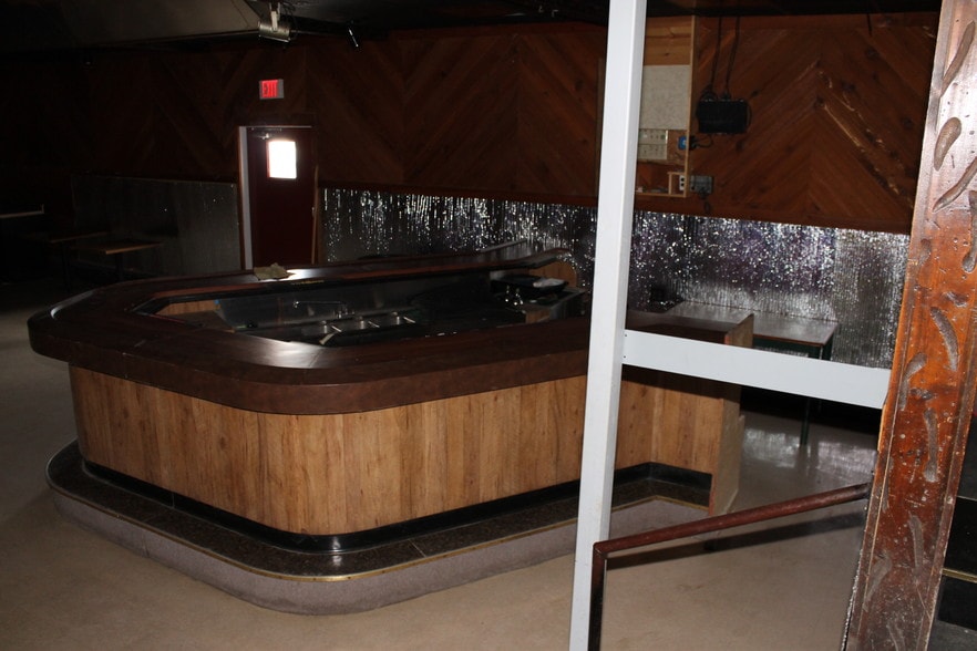 More Photos Of 1204 18th St, Two Rivers Bar For Sale