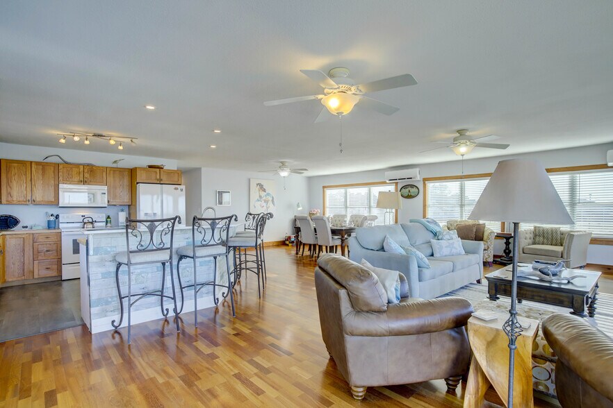 More Photos Of 3691 Main St, Chincoteague Marina For Sale