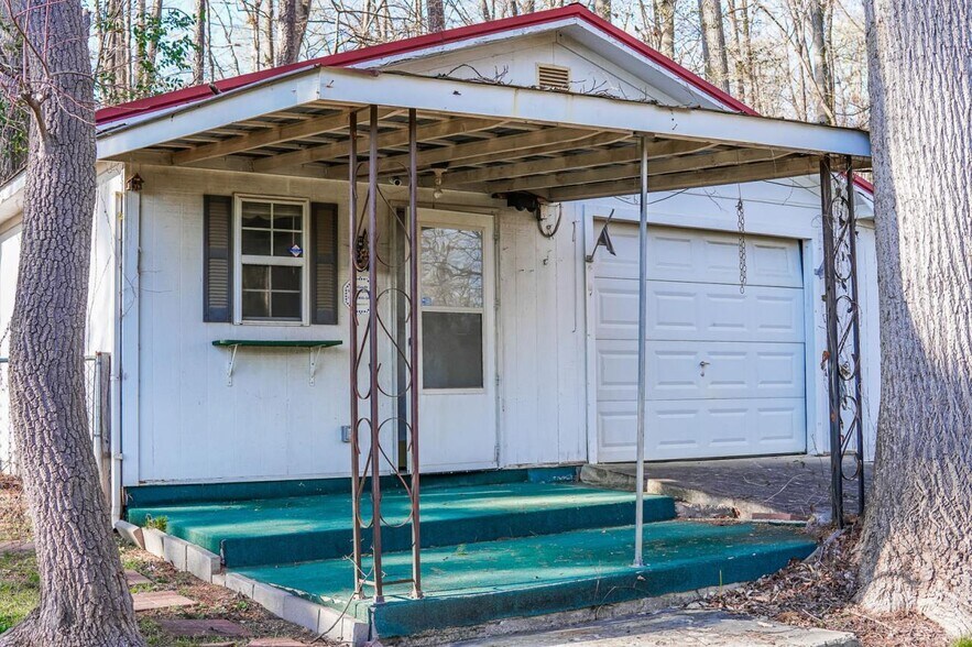 More Photos Of 4924 Freedom Dr, Charlotte Flex For Sale