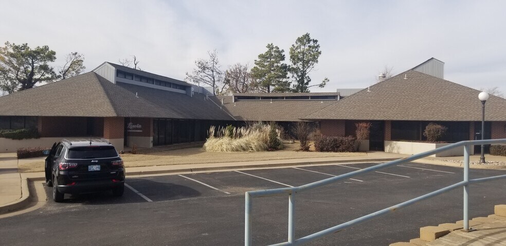 More Photos Of 8811 E Reno Ave, Midwest City Medical For Sale