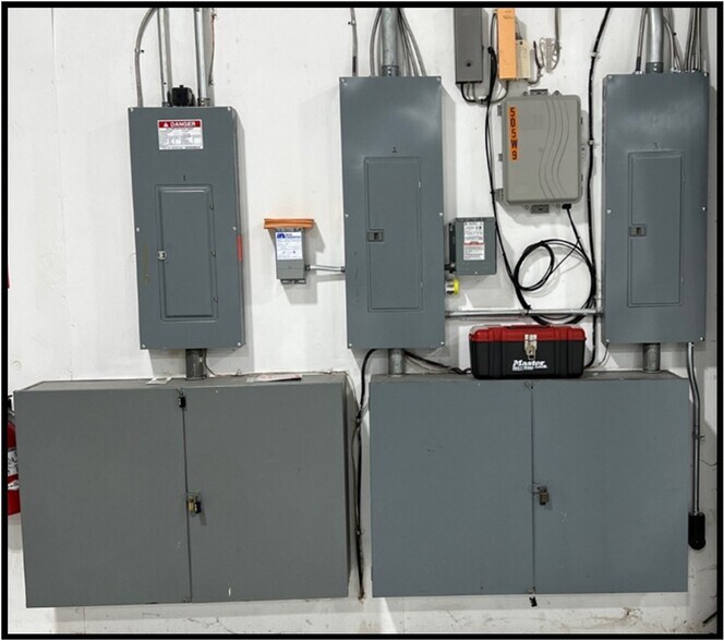 More Photos Of 505 W 9th St, Newport Manufacturing For Lease