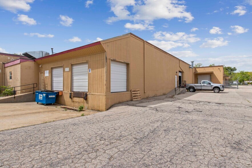 More Photos Of 50 Walton St, Attleboro Manufacturing For Lease