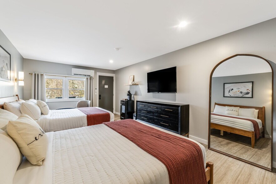 More Photos Of 4102 Soco Rd, Maggie Valley Hotel For Sale