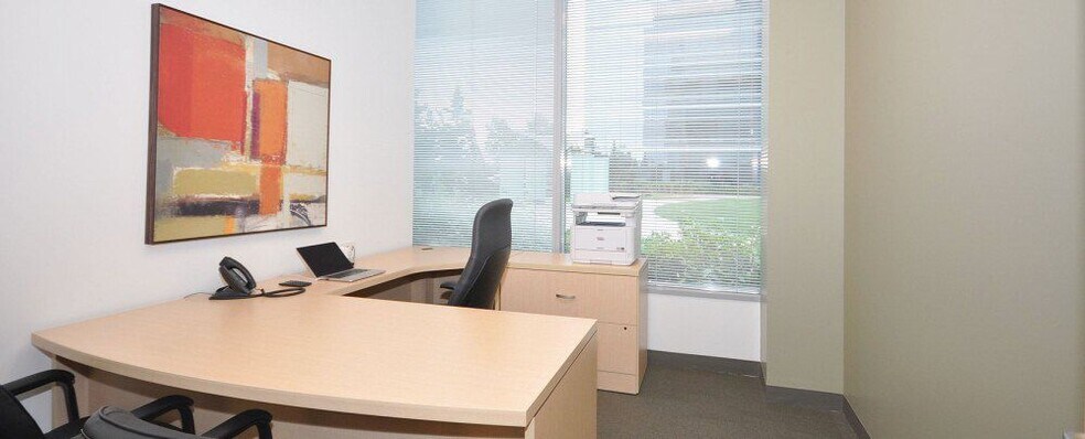 More Photos Of 2275 Upper Middle Rd E, Oakville Coworking Space